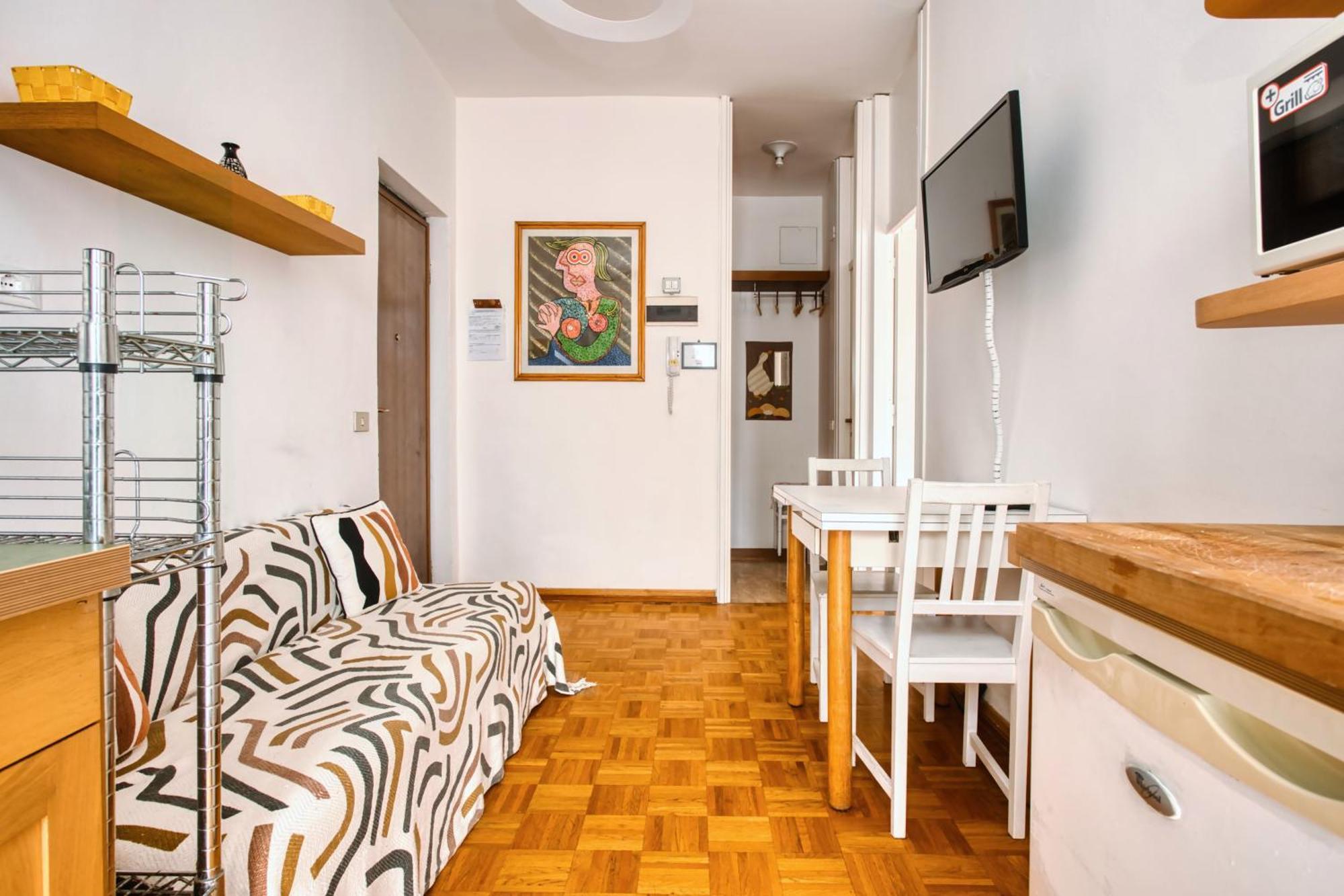 Apartment Domusmi Piccinni 21 Milan
