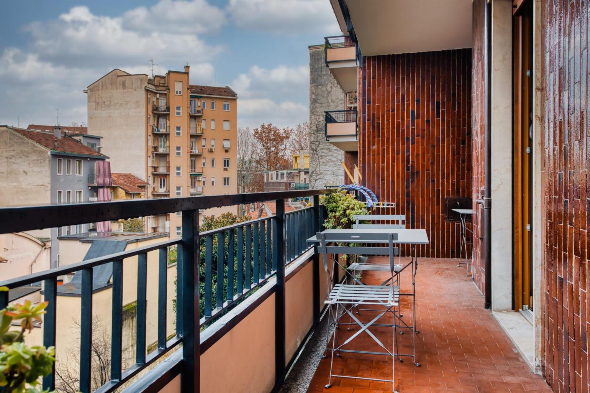 Domusmi Piccinni 21 * Milan